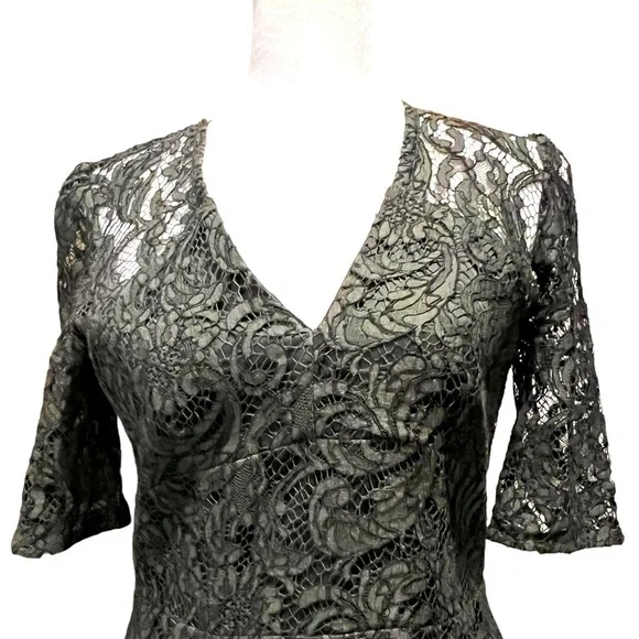 BURBERRY LACE SHORT SLEEVE DRESS GREEN COLOR SIZE 4